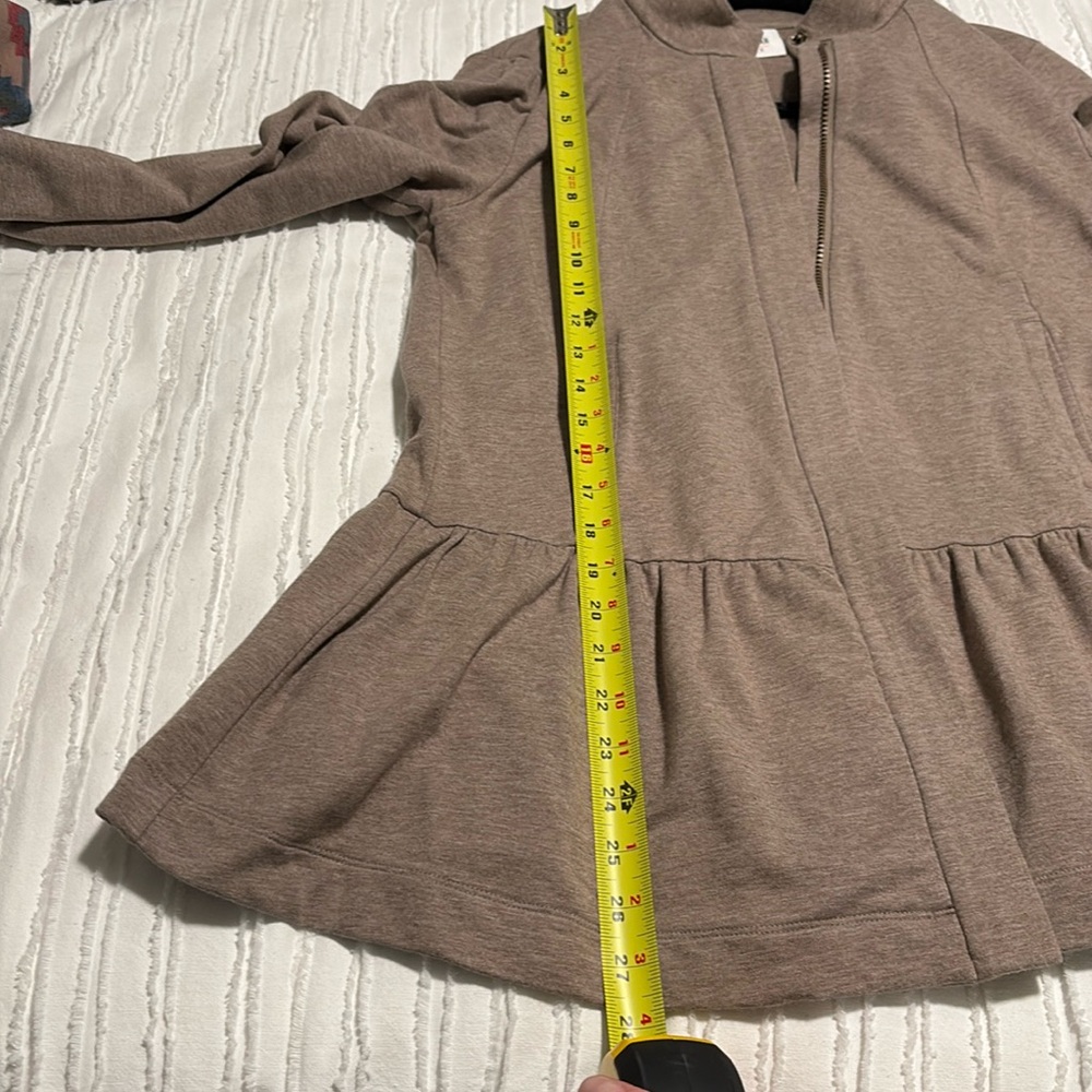 EUC Cabi Weekend Topper - #3543 SMALL - Picture 13 of 14